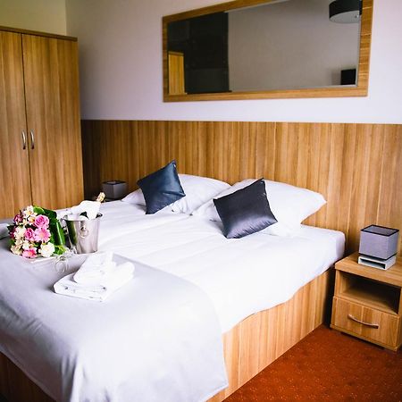 Hotel Turkovia Turek Εξωτερικό φωτογραφία